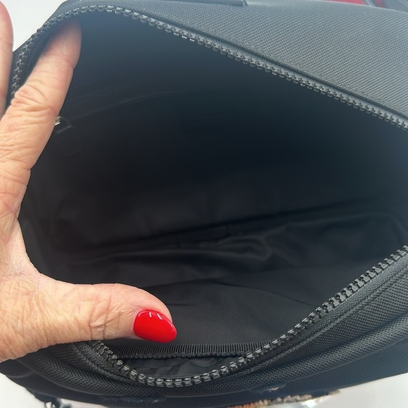 Gucci Embroidered Tiger Waste Bag Like New - Picture 8 of 12